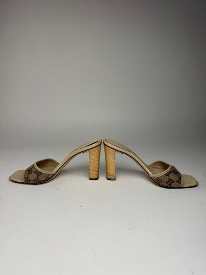 Vintage Gucci Monogram Pumps Beige EU37