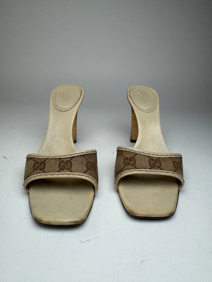 Vintage Gucci Monogram Pumps Beige EU37
