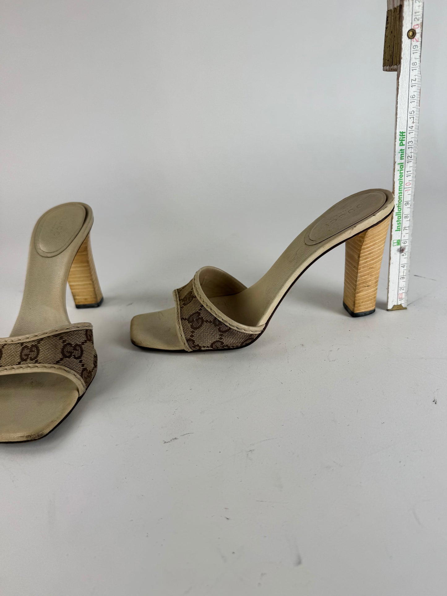 Vintage Gucci Monogram Pumps Beige EU37