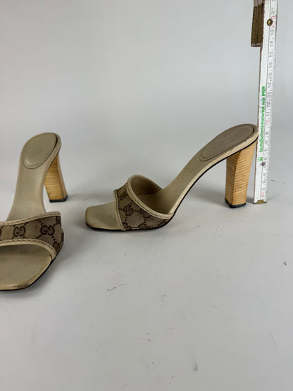 Vintage Gucci Monogram Pumps Beige EU37