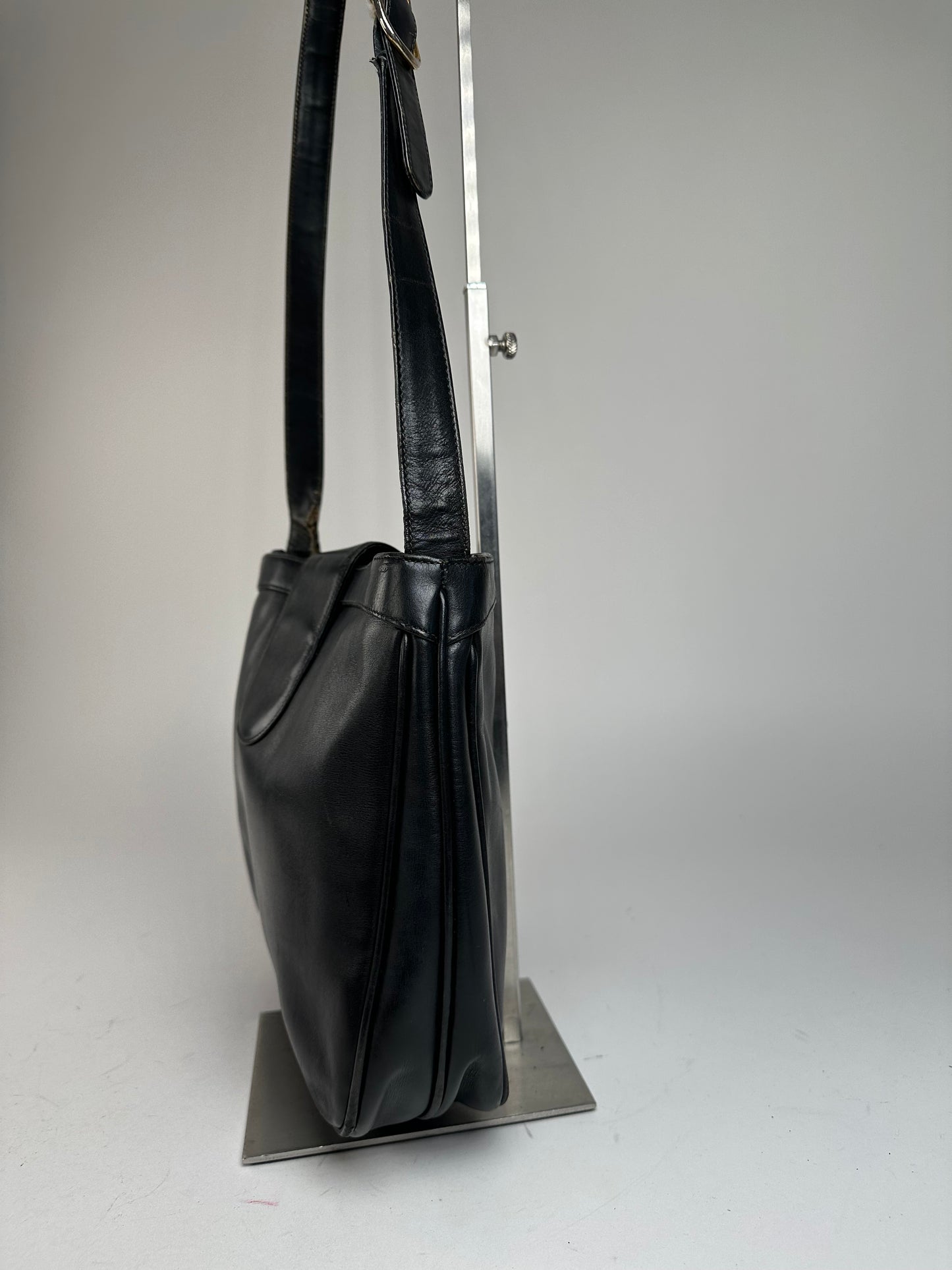 Vintage Gucci Smooth Leather Shoulder Bag Black