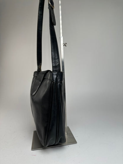 Vintage Gucci Smooth Leather Shoulder Bag Black