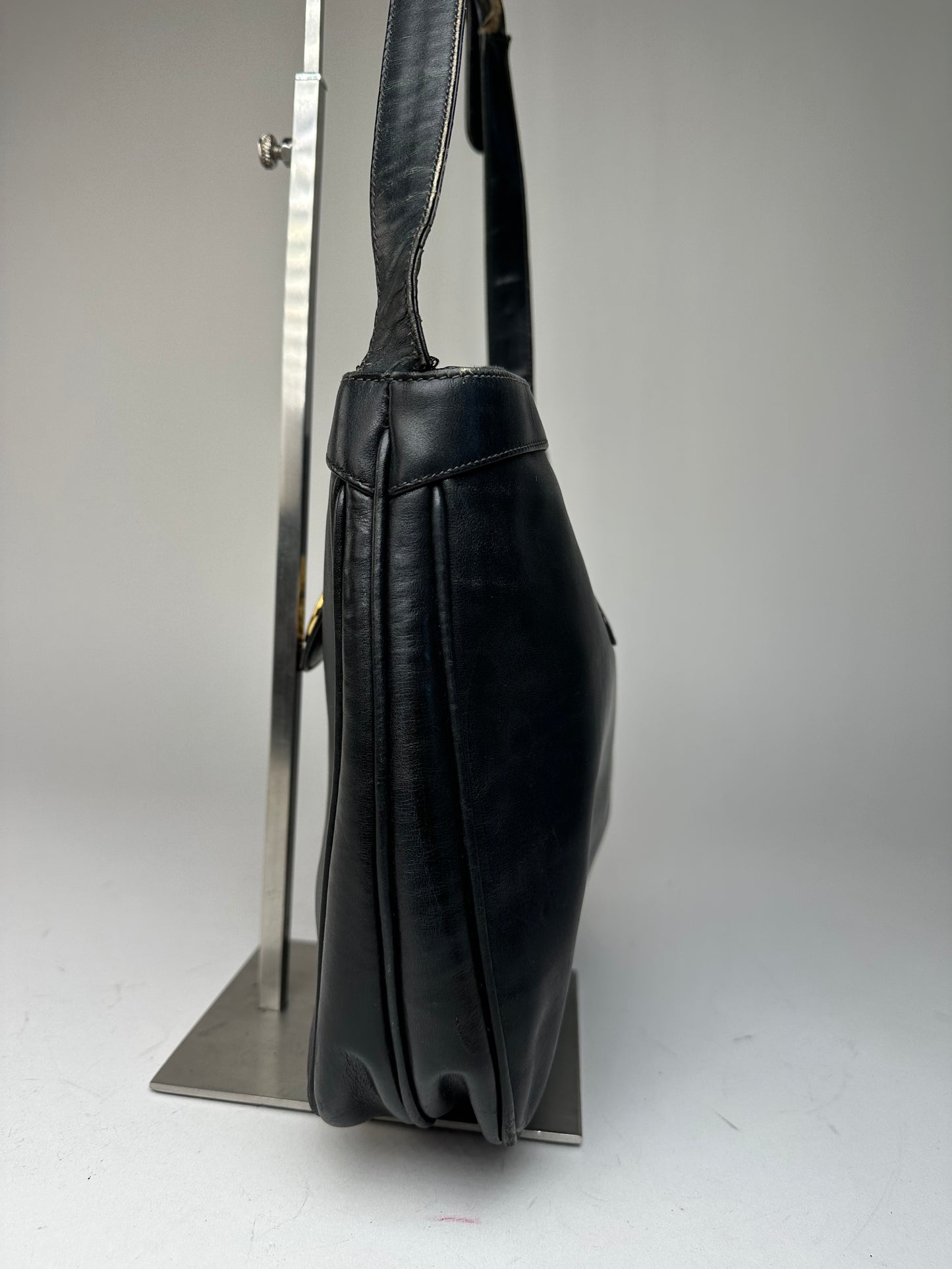 Vintage Gucci Smooth Leather Shoulder Bag Black