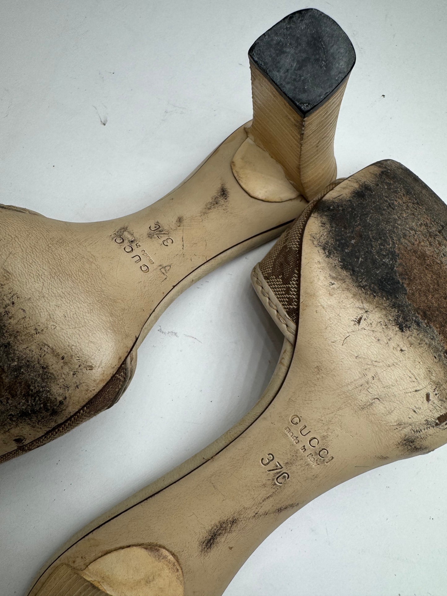 Vintage Gucci Monogram Pumps Beige EU37
