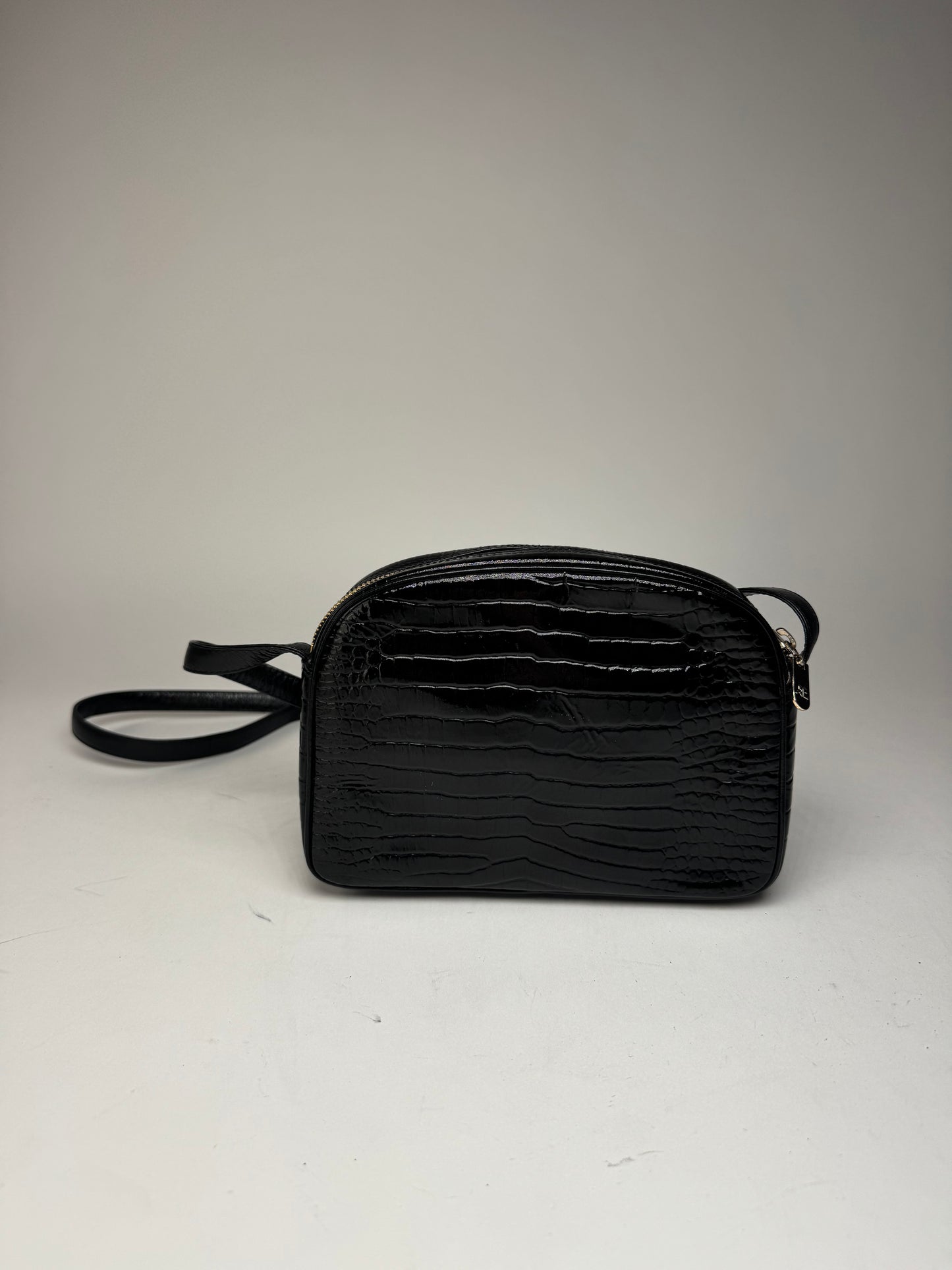 Sac bandoulière vintage Courreges Paris en cuir verni noir