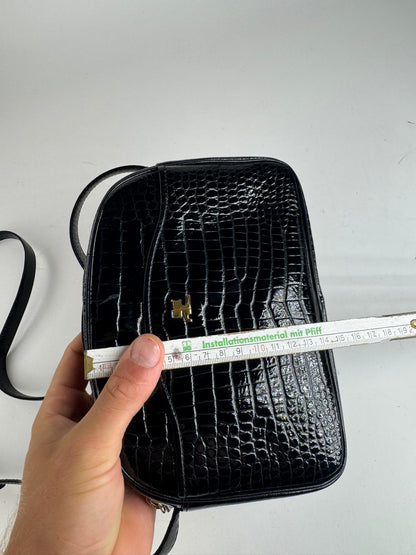 Sac bandoulière vintage Courreges Paris en cuir verni noir