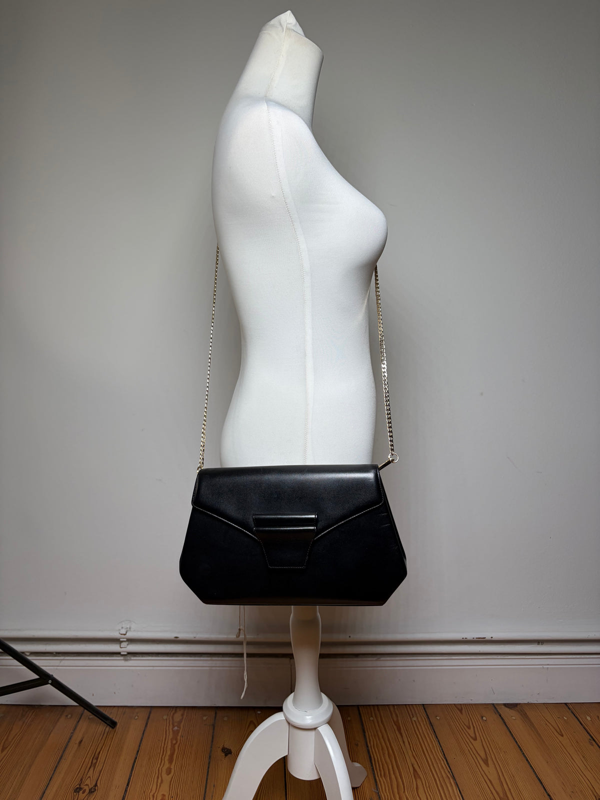 Vintage Givenchy Smooth Leather Flap Crossbody Bag Black Gold