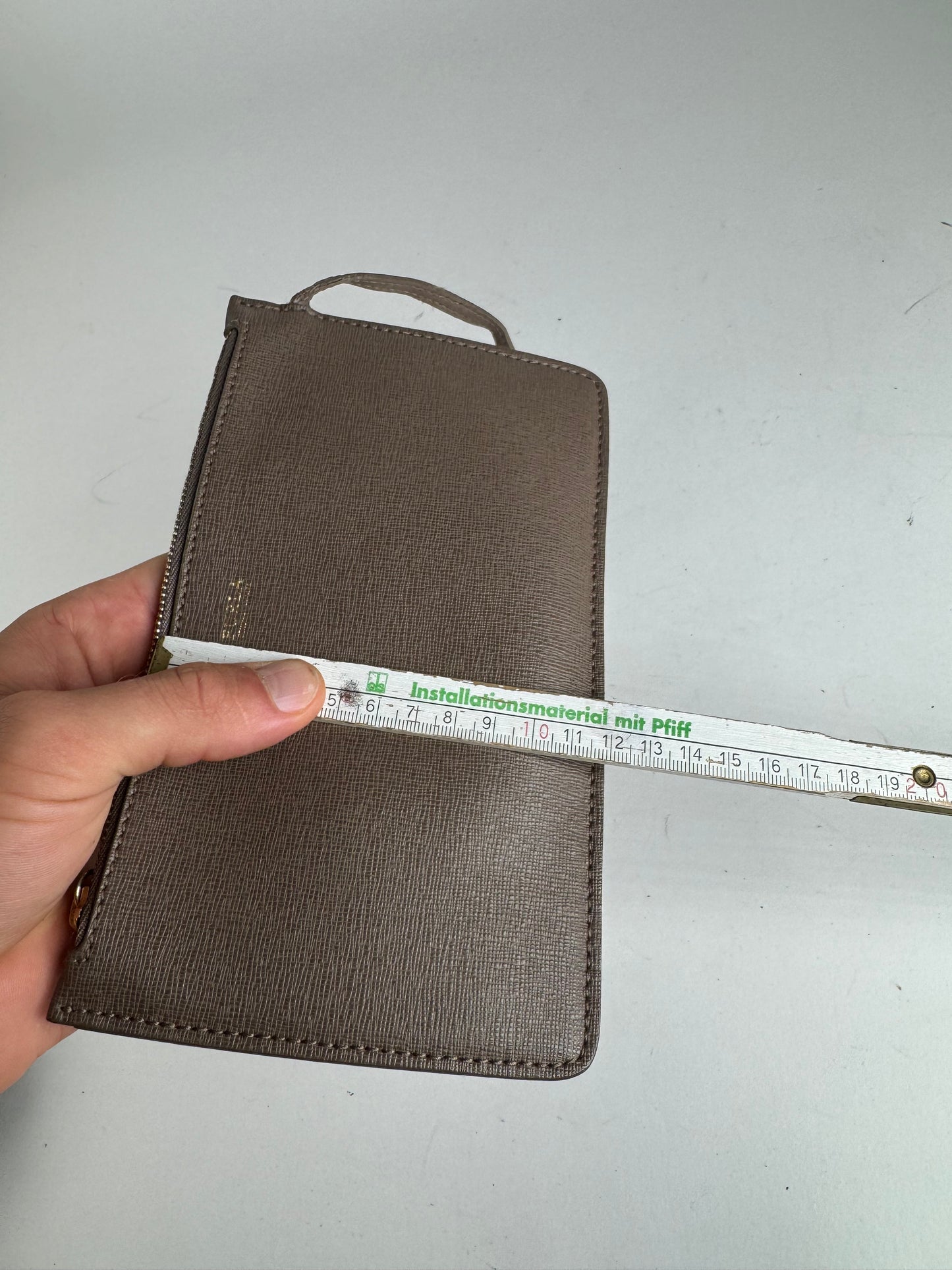 Pochette Furla vintage en cuir gris