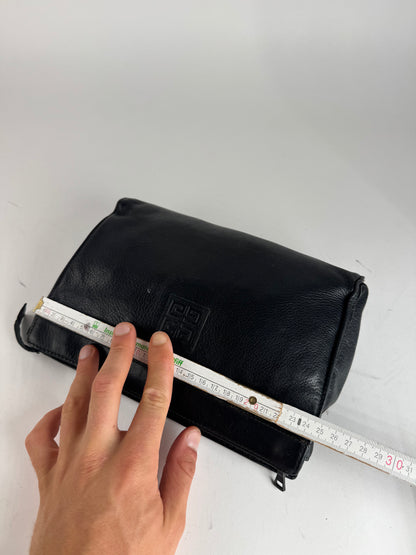 Pochette vintage en cuir noir Givenchy