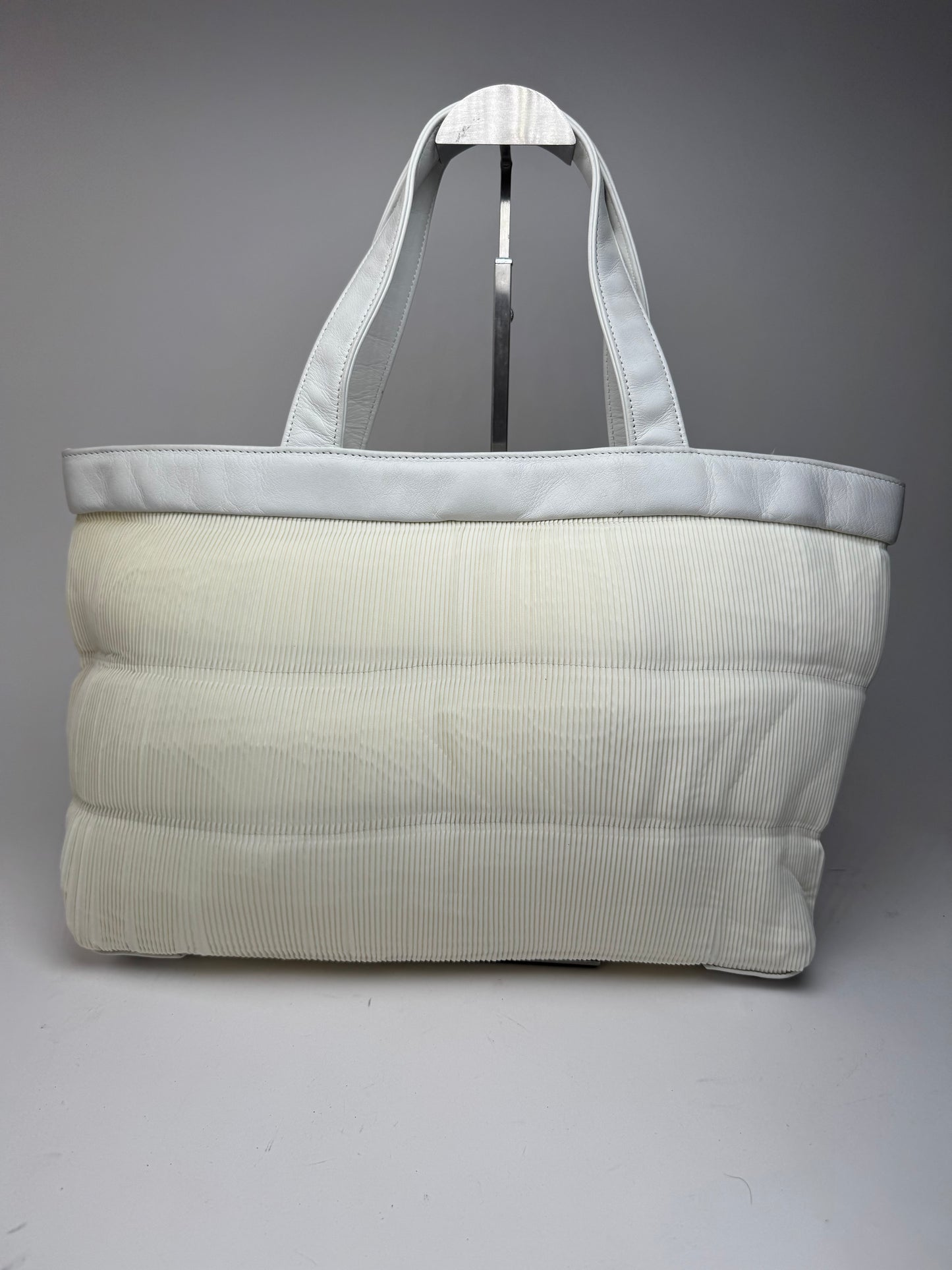 Sac vintage en cuir plissé Issey Miyake blanc