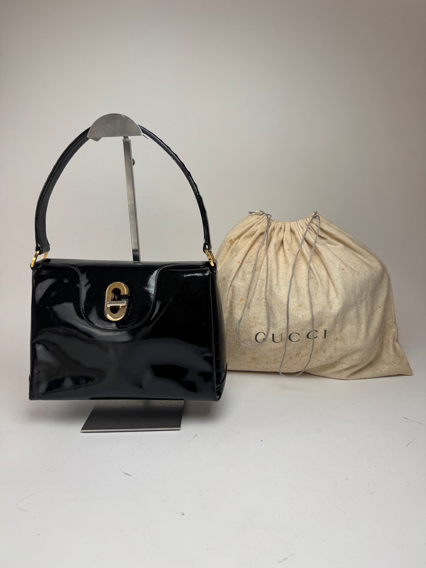 Sac Gucci vintage en cuir verni noir