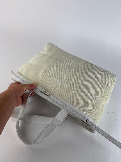 Sac vintage en cuir plissé Issey Miyake blanc