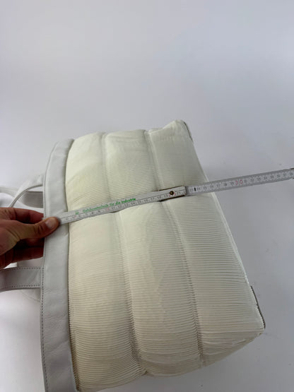 Sac vintage en cuir plissé Issey Miyake blanc