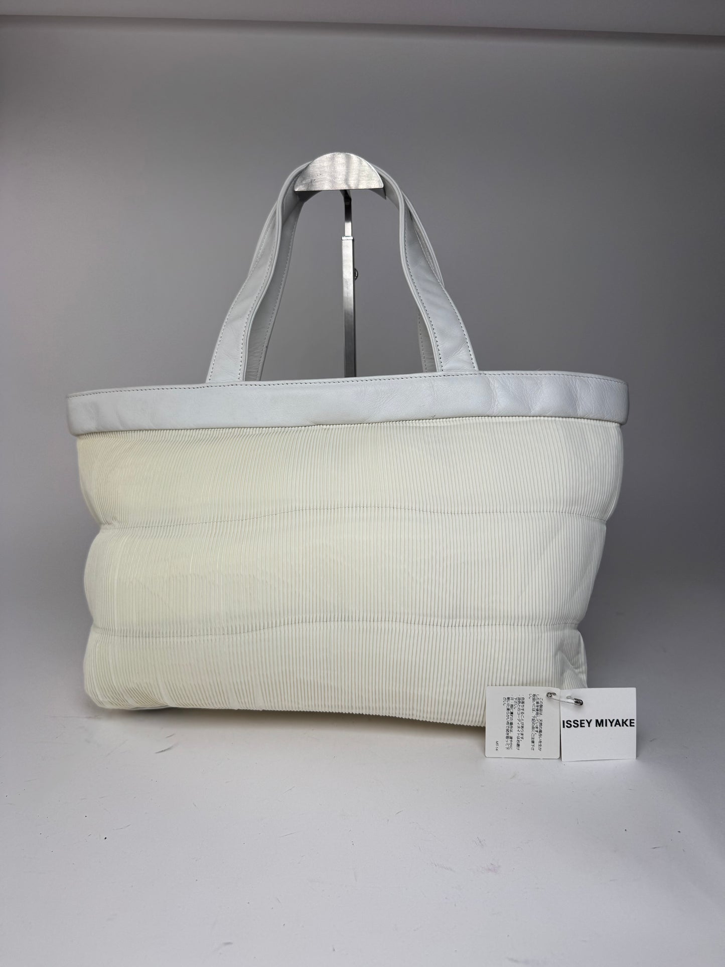 Sac vintage en cuir plissé Issey Miyake blanc