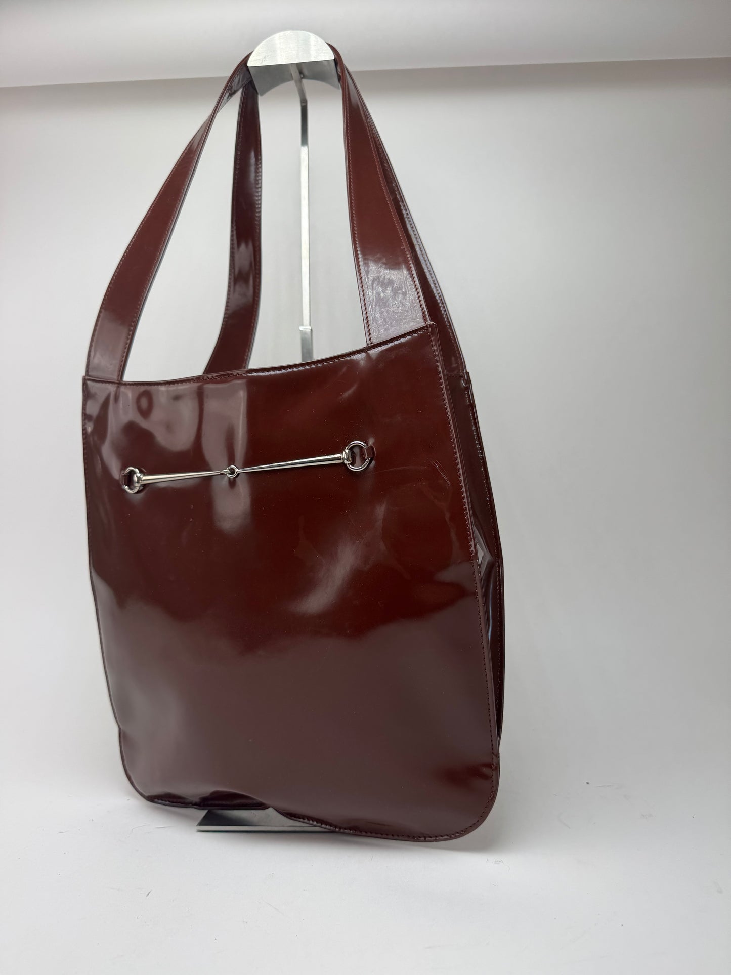 Sac Gucci vintage en cuir verni violet