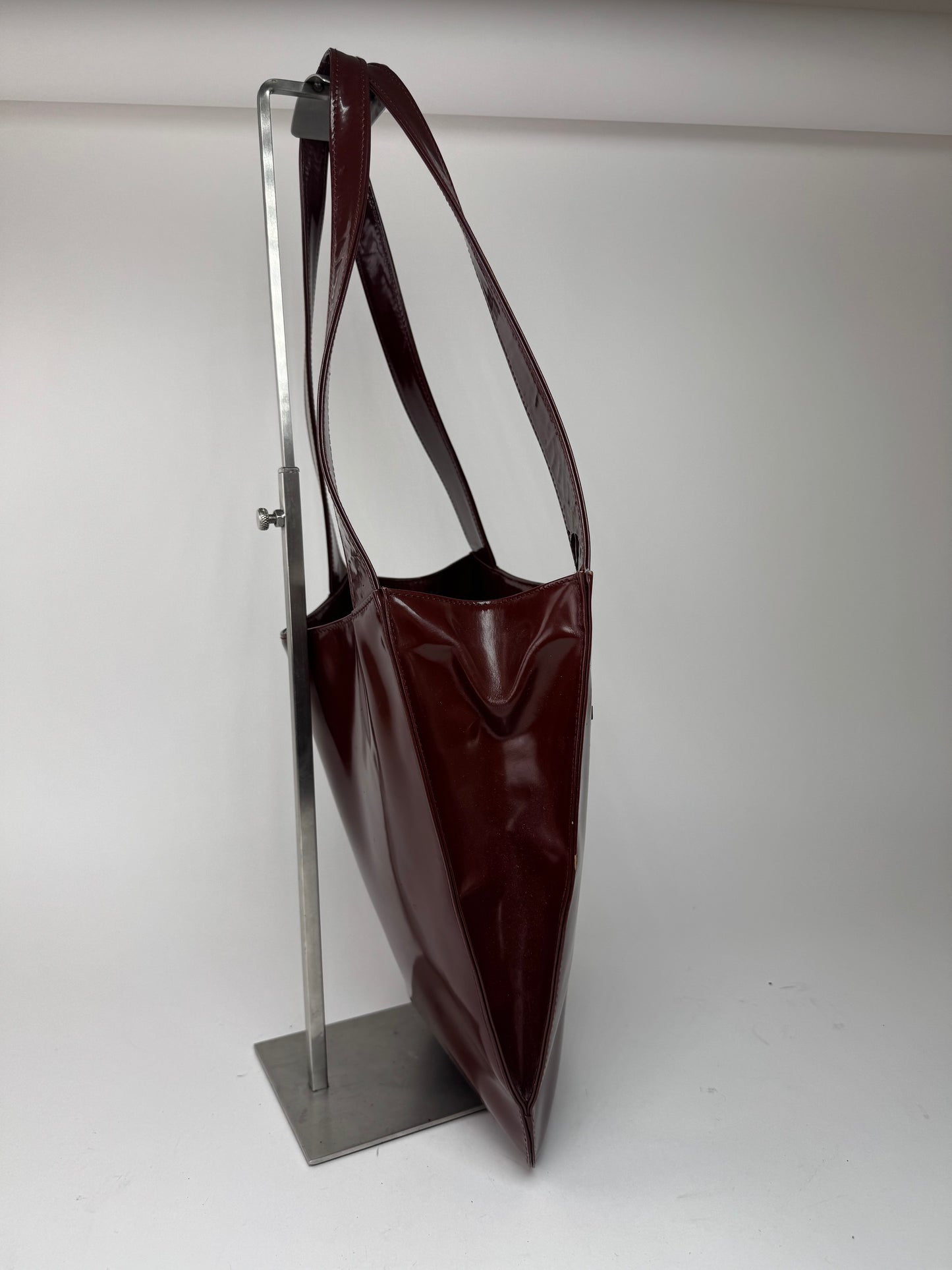 Sac Gucci vintage en cuir verni violet