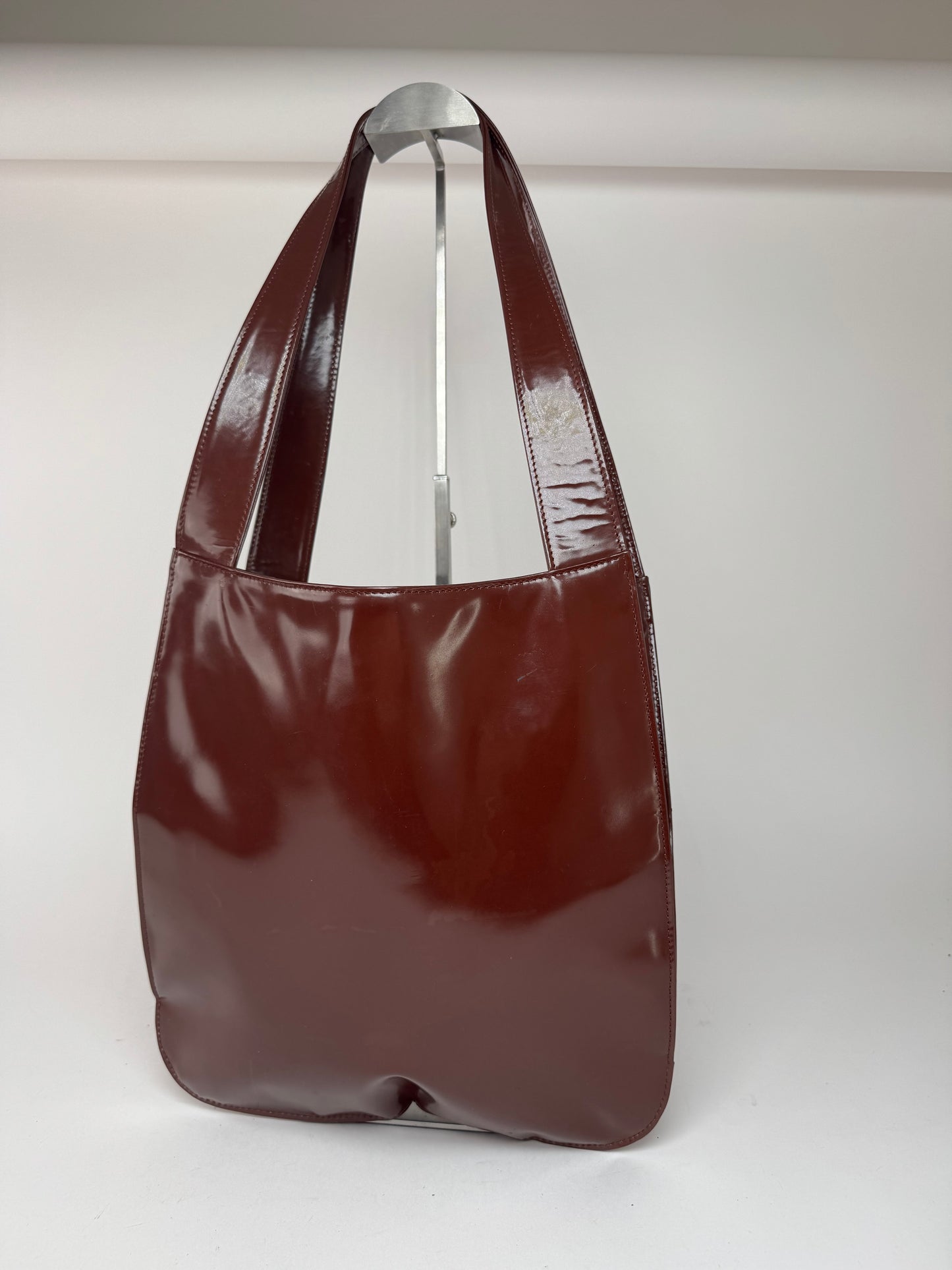 Sac Gucci vintage en cuir verni violet