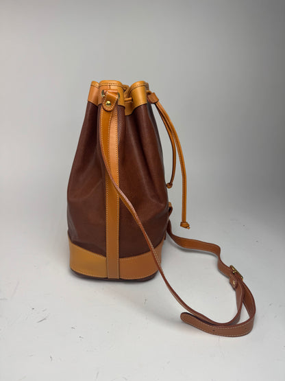 Sac seau vintage en cuir Courrèges marron