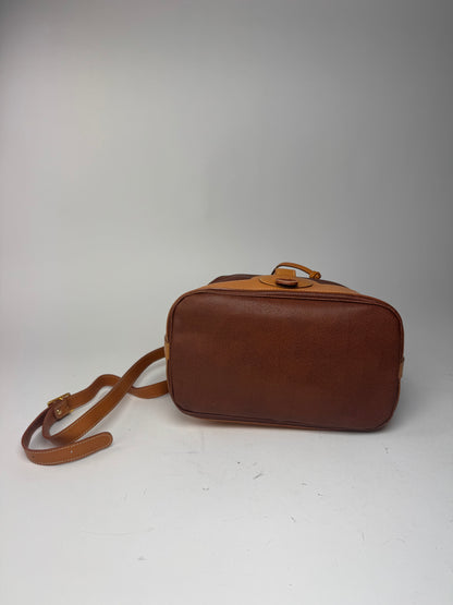 Sac seau vintage en cuir Courrèges marron