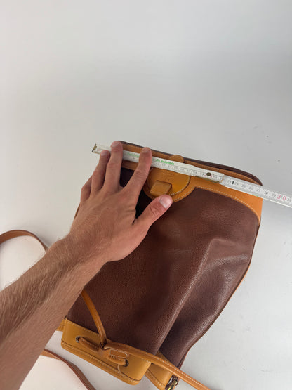 Sac seau vintage en cuir Courrèges marron