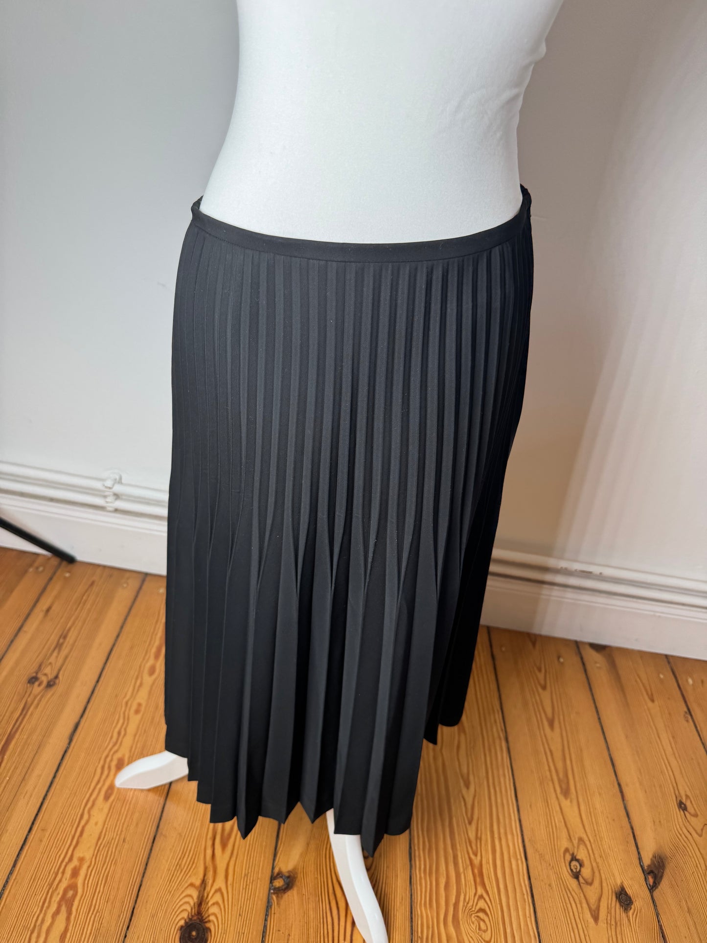 Vintage Givenchy Plissee Skirt 36/S black
