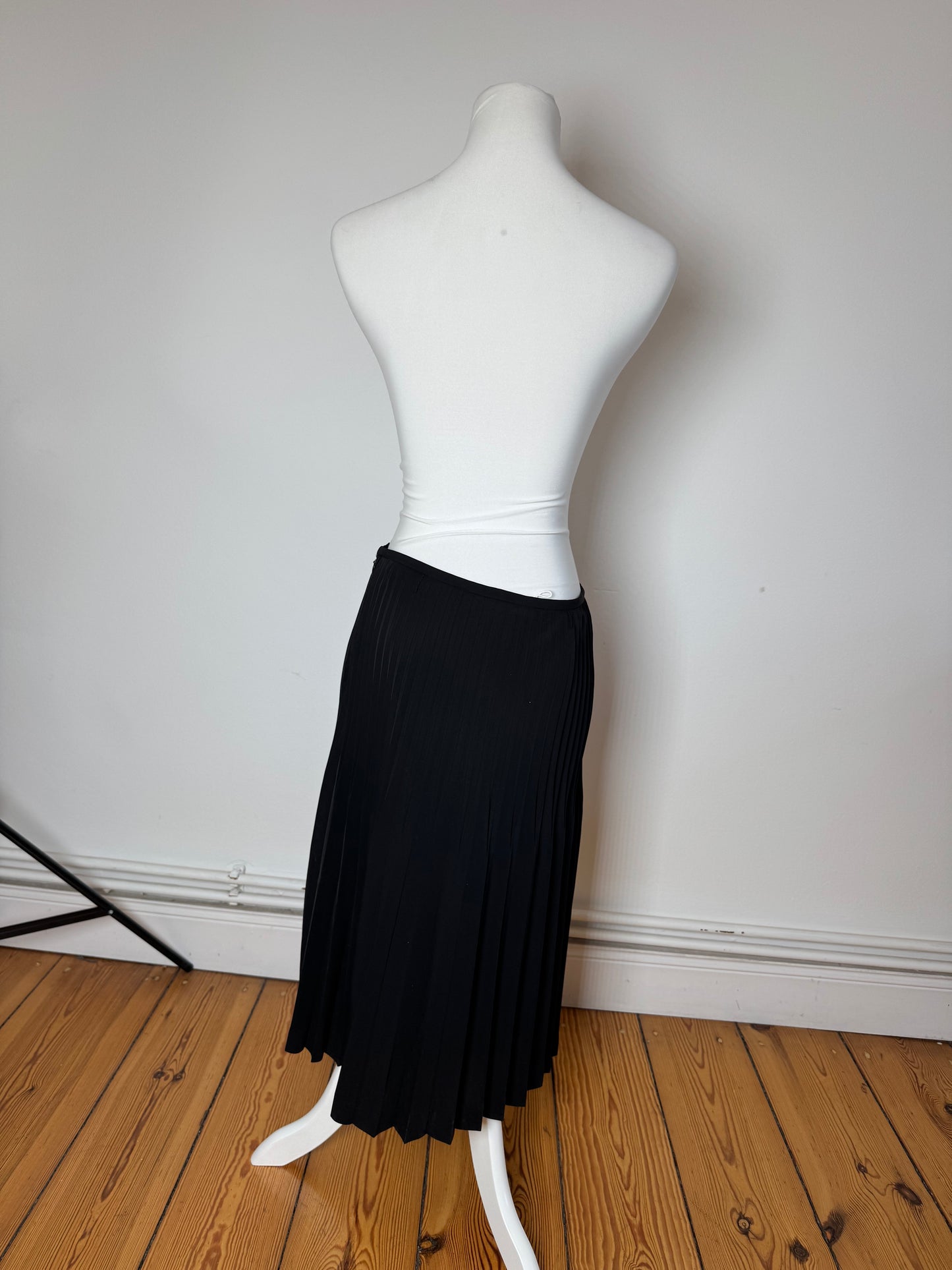Vintage Givenchy Plissee Skirt 36/S black