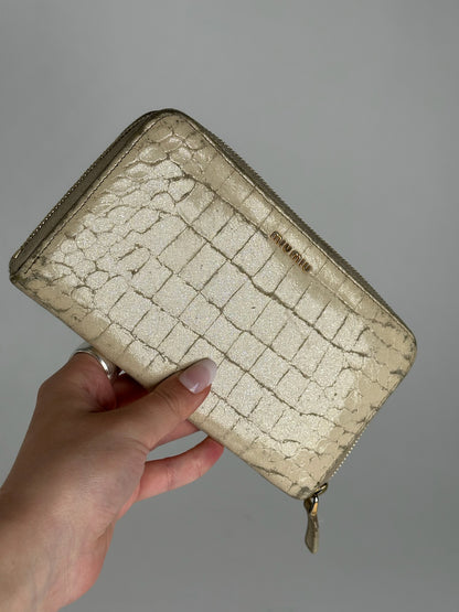 Vintage miu miu leather wallet white