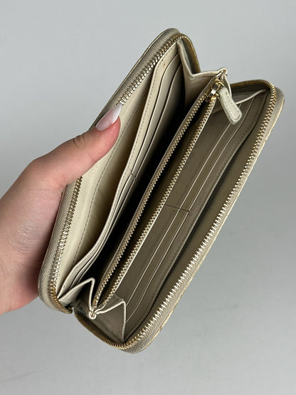 Vintage miu miu leather wallet white