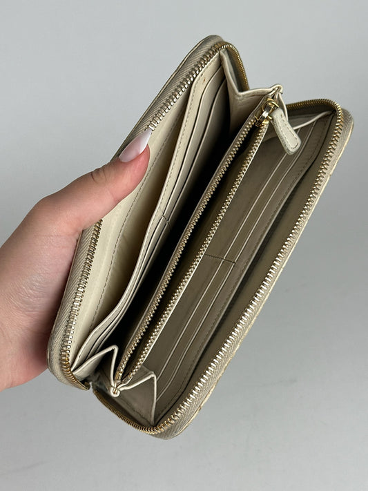 Vintage miu miu leather wallet white