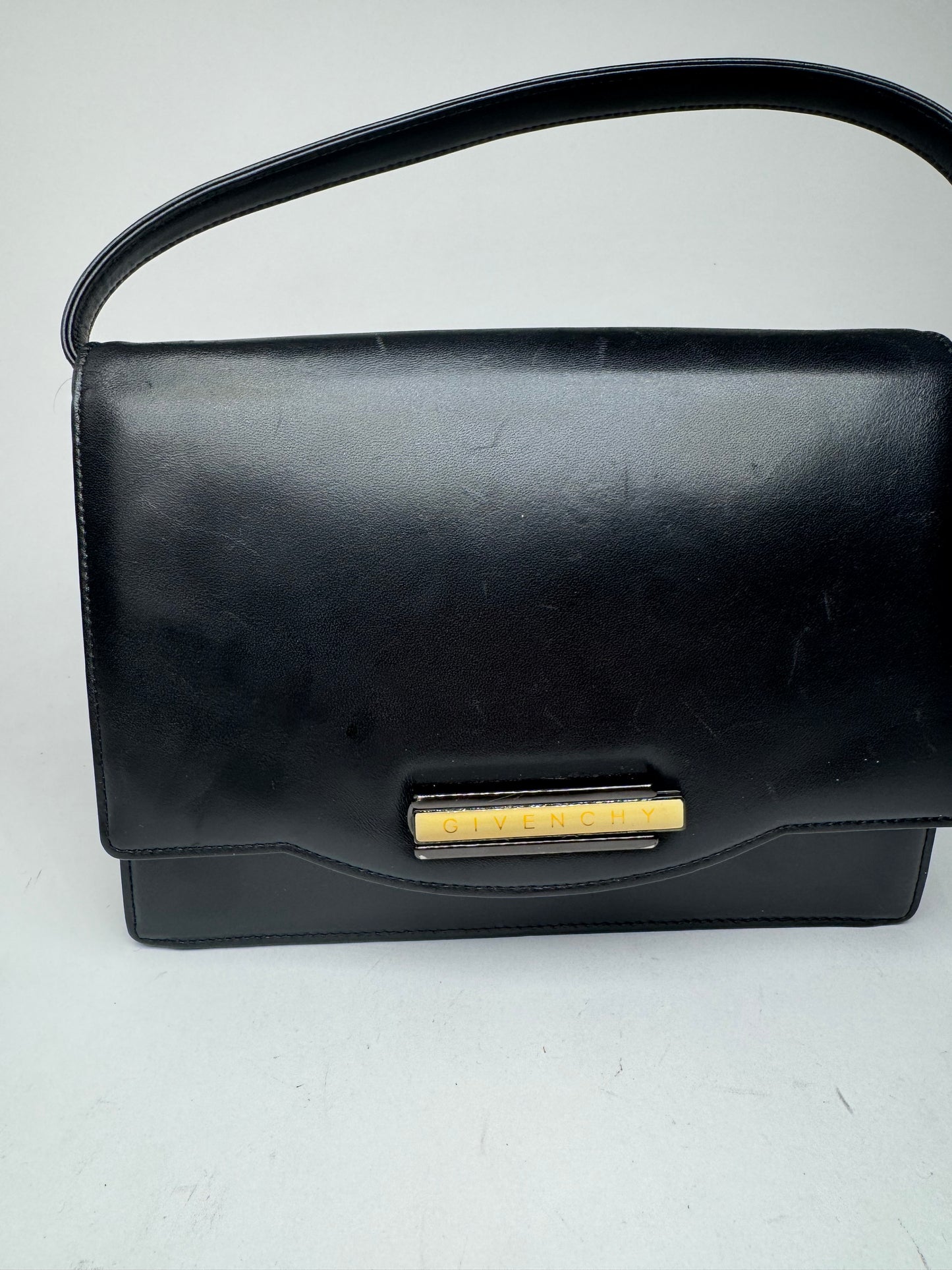 Sac vintage en cuir noir Givenchy