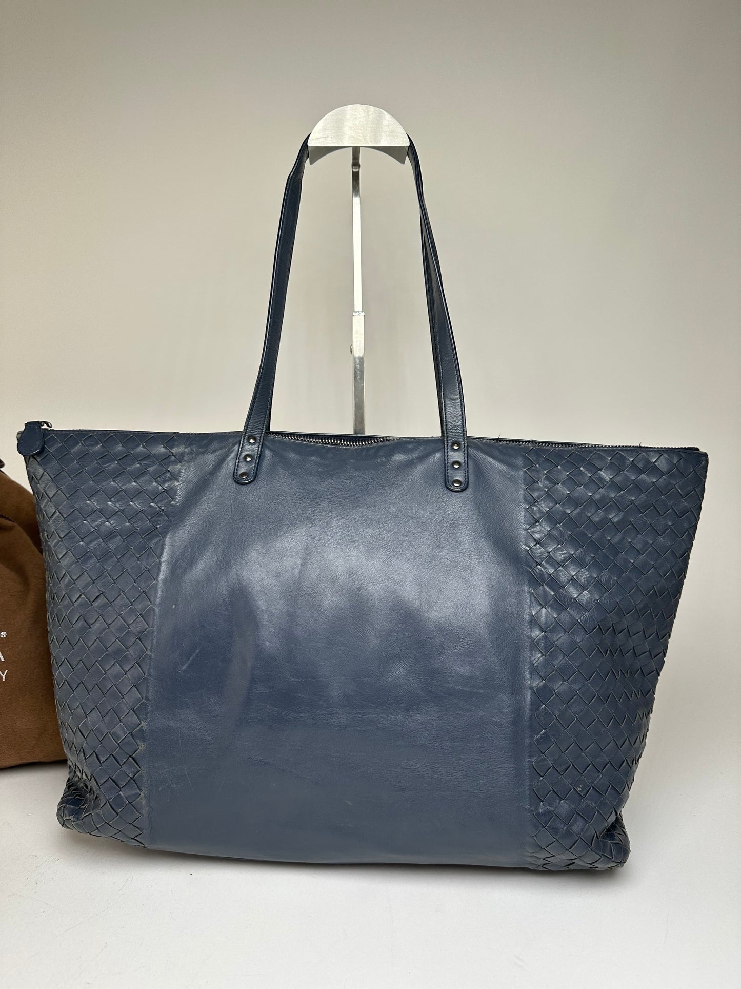 Vintage Bottega Veneta Intrecciato Nappa Leather Shoulder Tote Navy