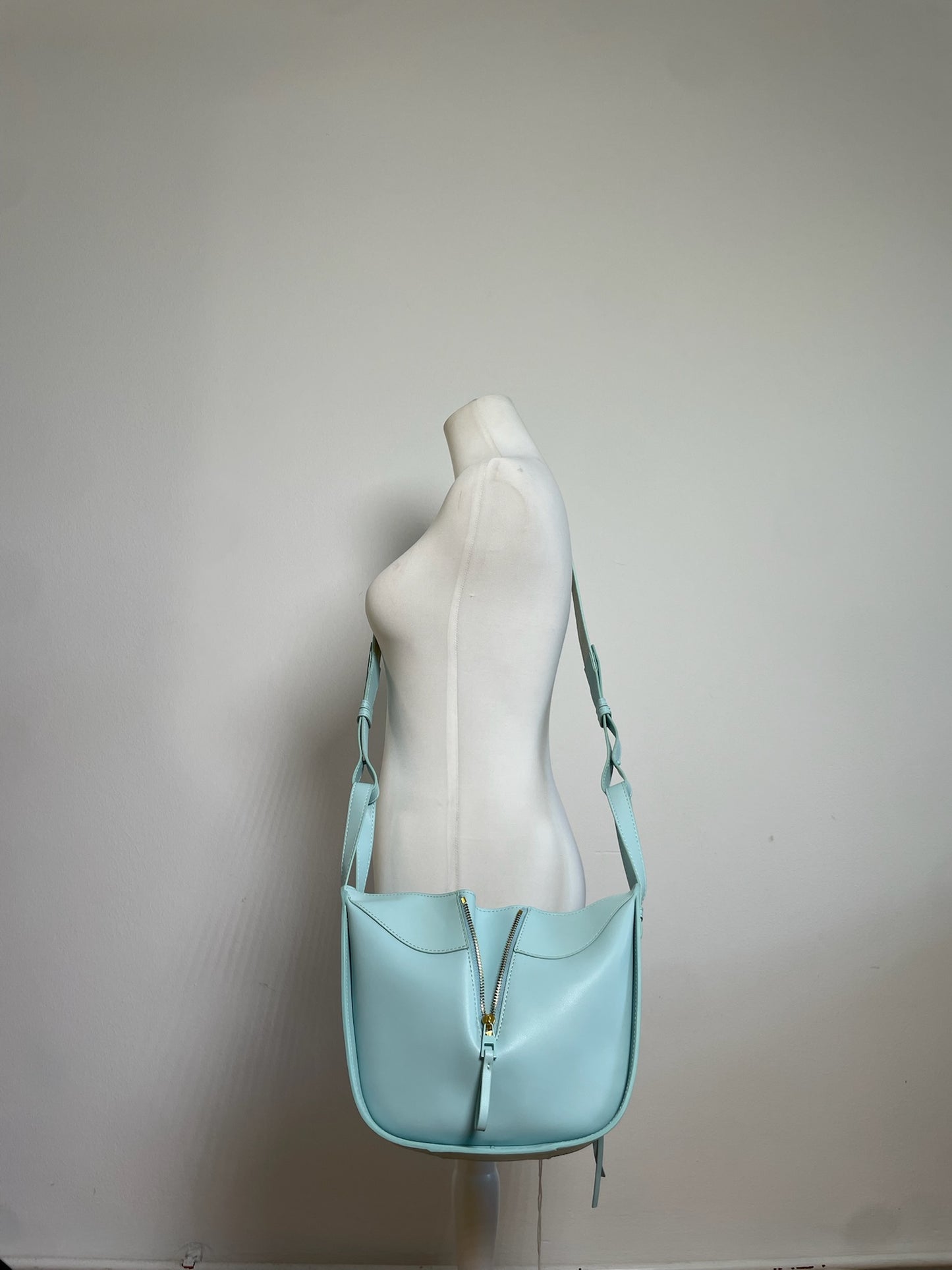 Vintage Loewe Leather Shoulder Bag Light Blue Gold Zip