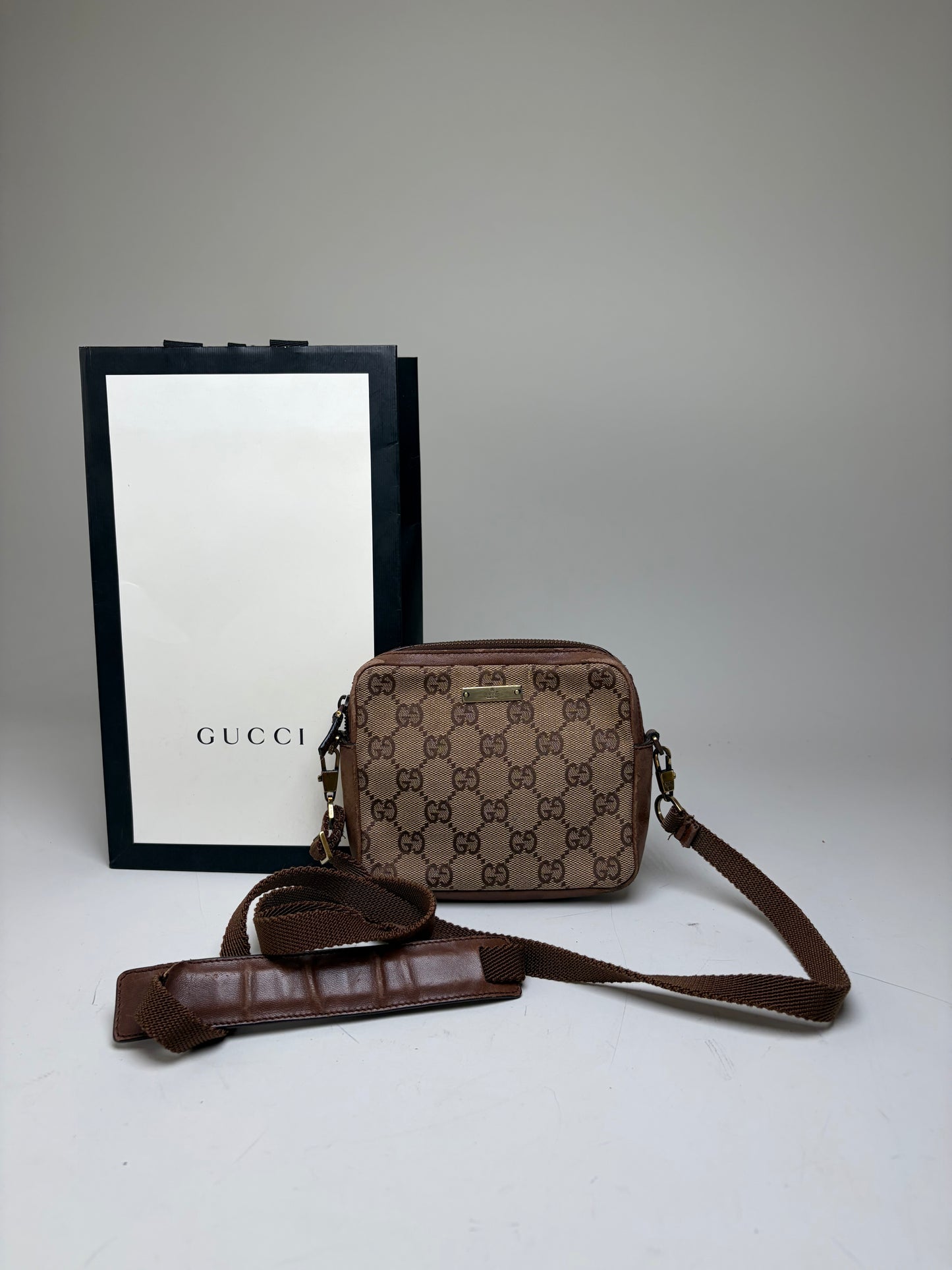 Vintage Gucci GG Supreme Crossbody Bag Beige Brown Gold