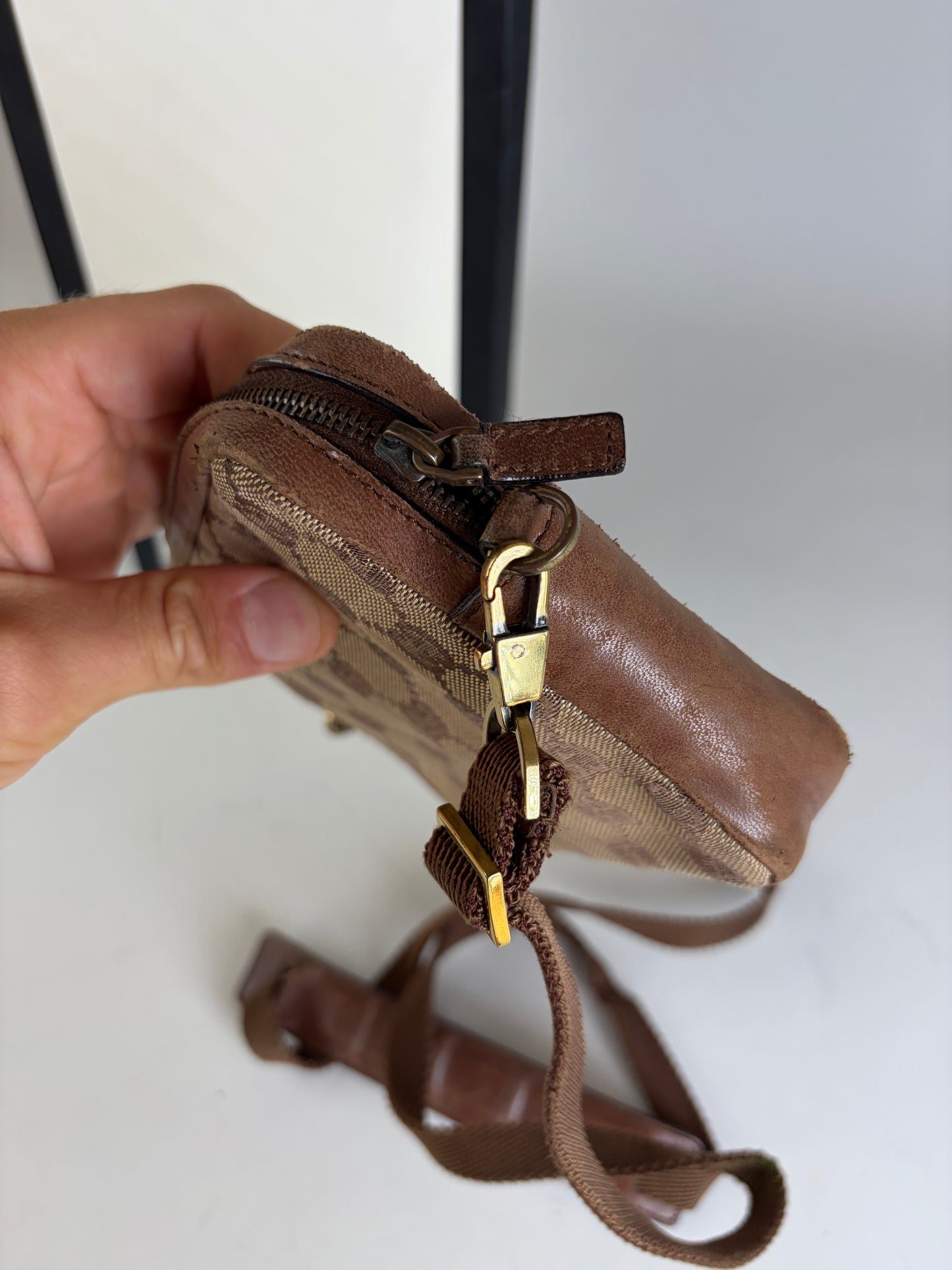 Vintage Gucci GG Supreme Crossbody Bag Beige Brown Gold