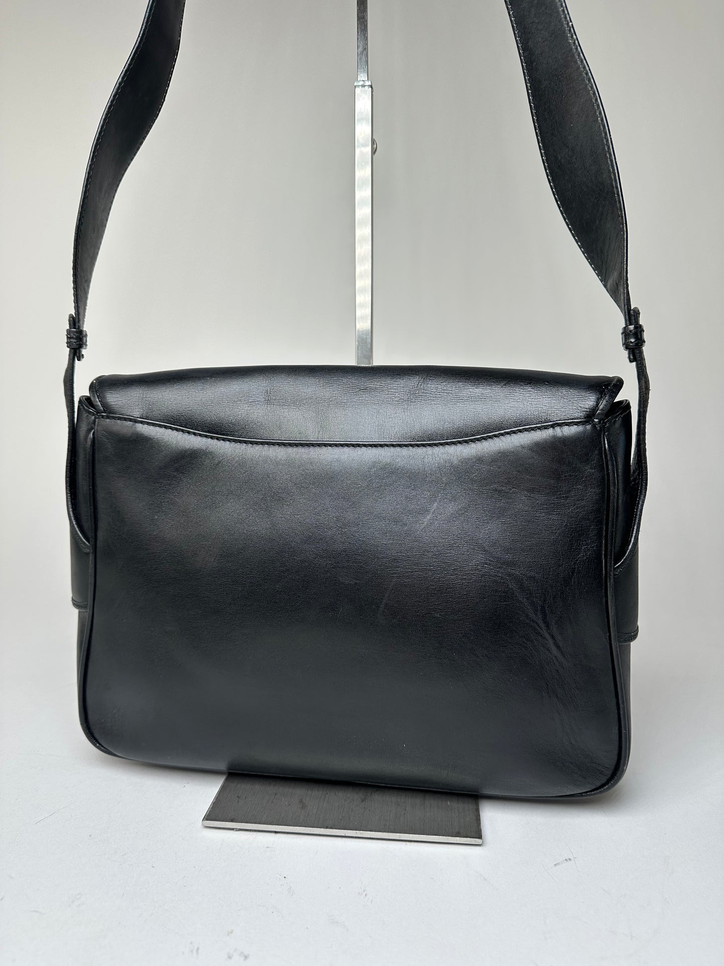 Vintage Gucci Boutique Smooth Leather Flap Shoulder Bag Black