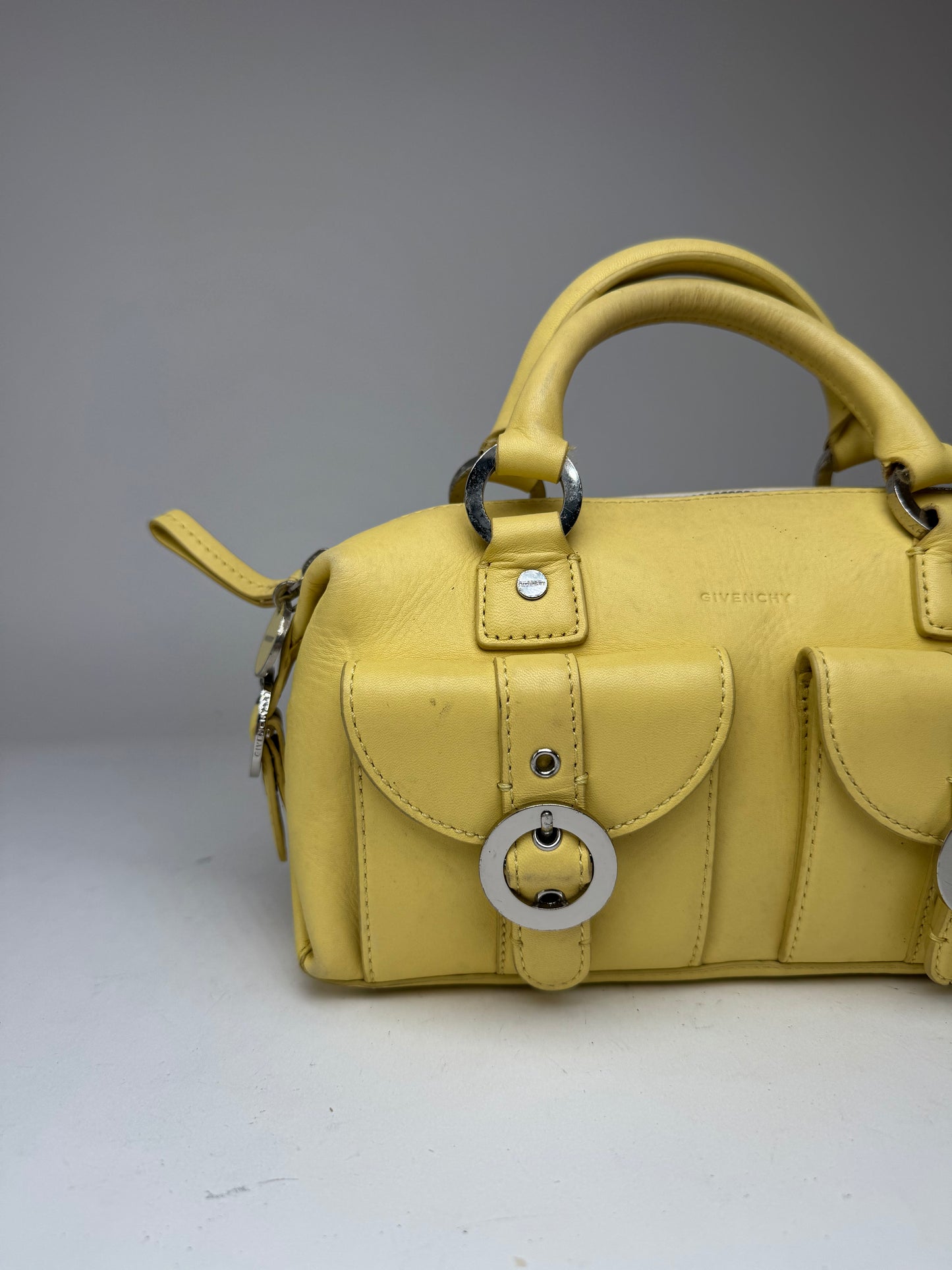 Sac vintage en cuir jaune Givenchy