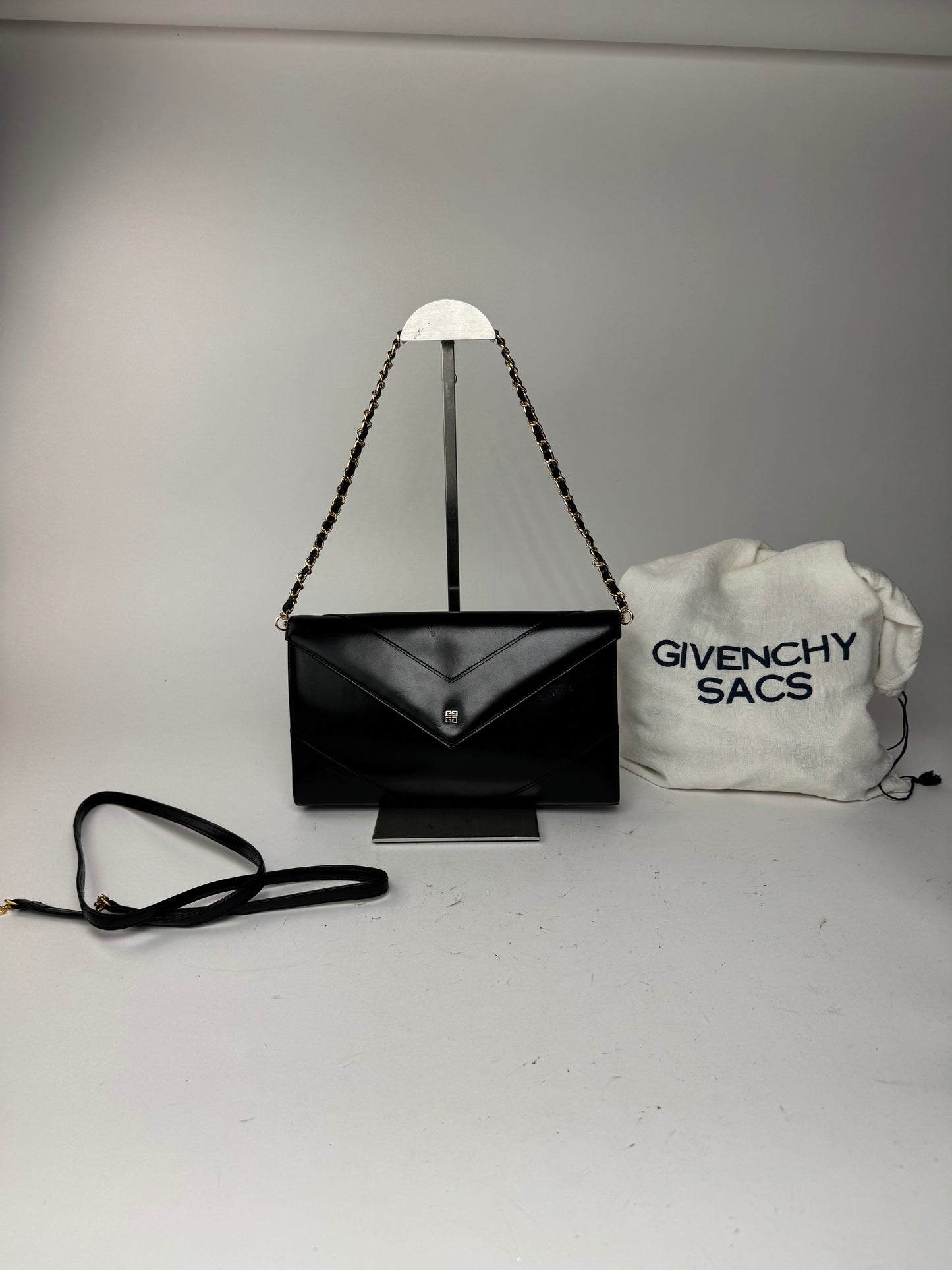 Sac vintage Givenchy 4G en cuir noir