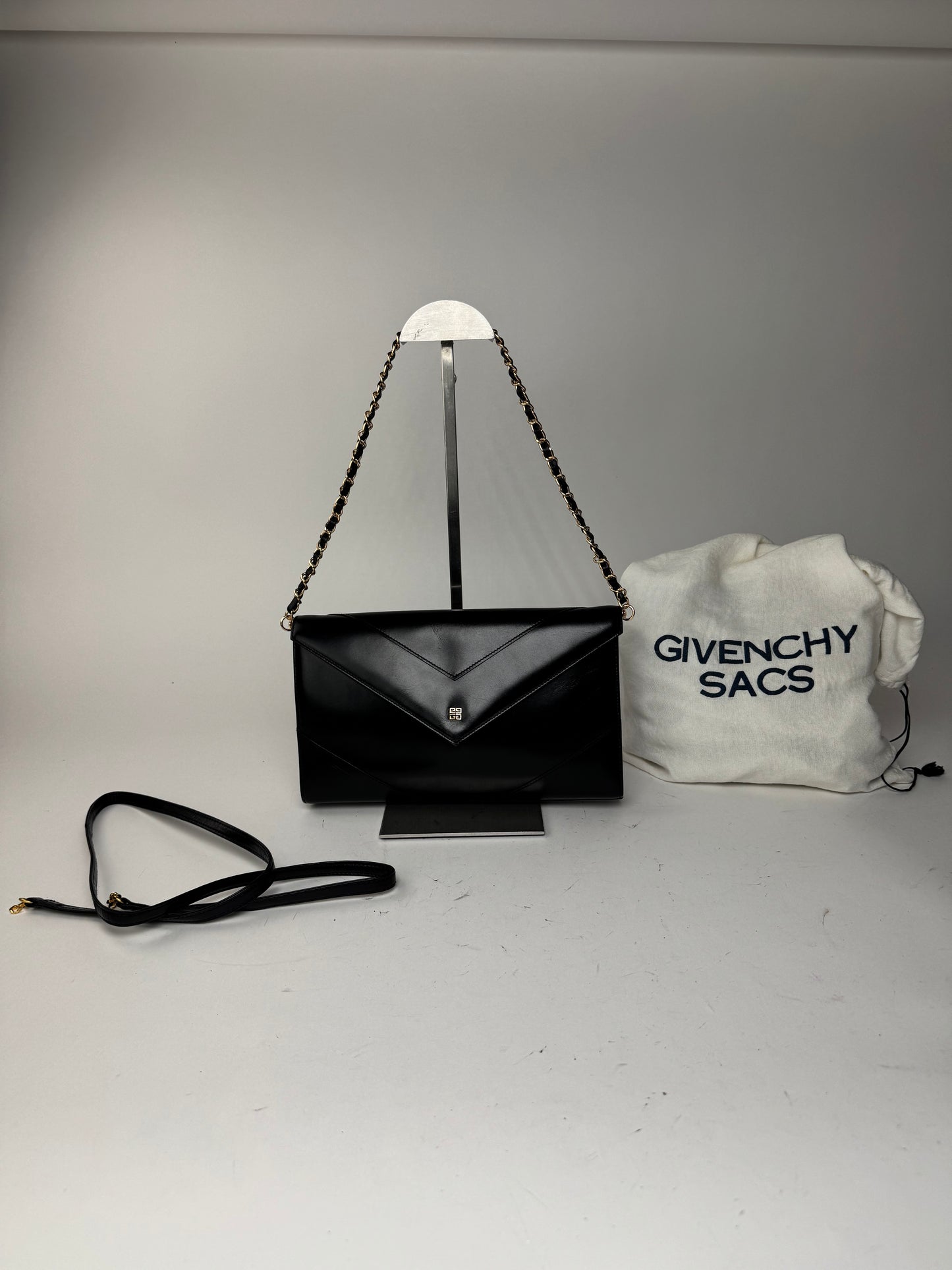 Sac vintage Givenchy 4G en cuir noir