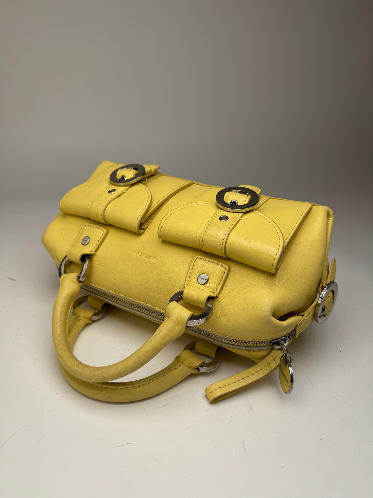 Sac vintage en cuir jaune Givenchy