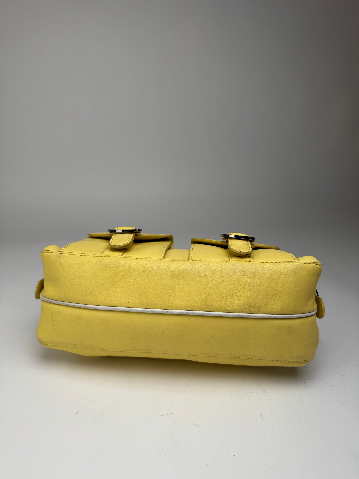 Sac vintage en cuir jaune Givenchy