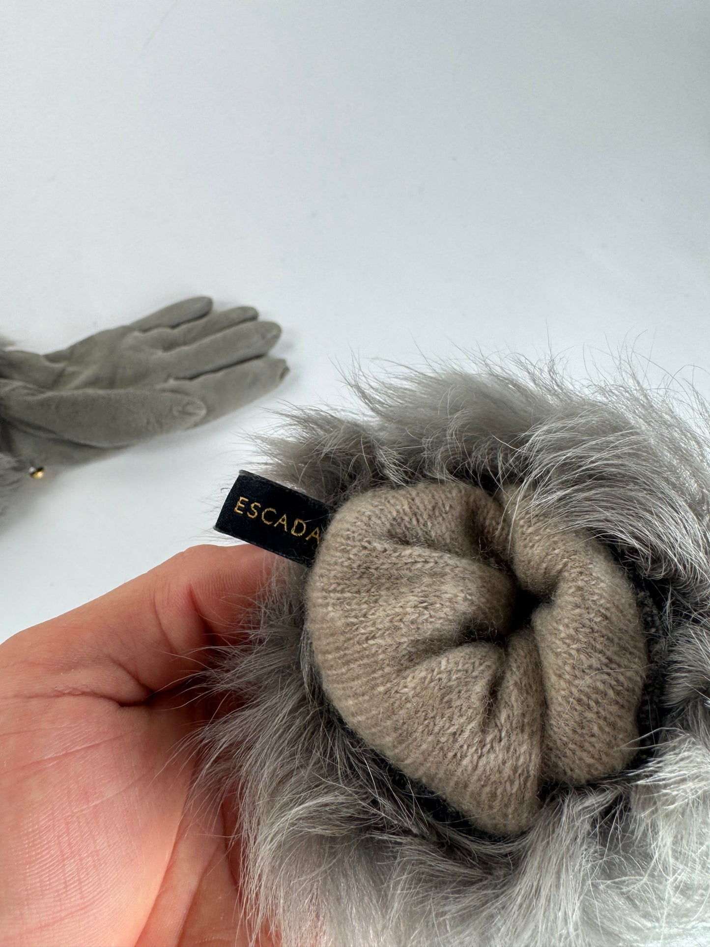 Vintage Escada Suede Cashmere Gloves Size 7 grey