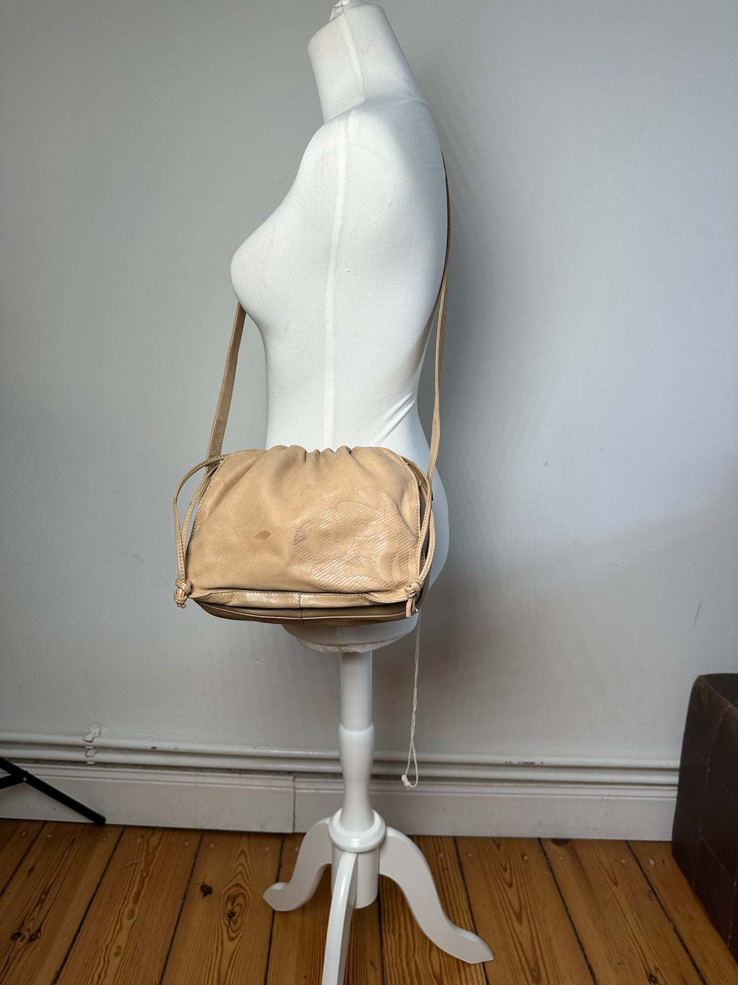 Vintage Loewe Madrid Leather Shoulder Bag Beige