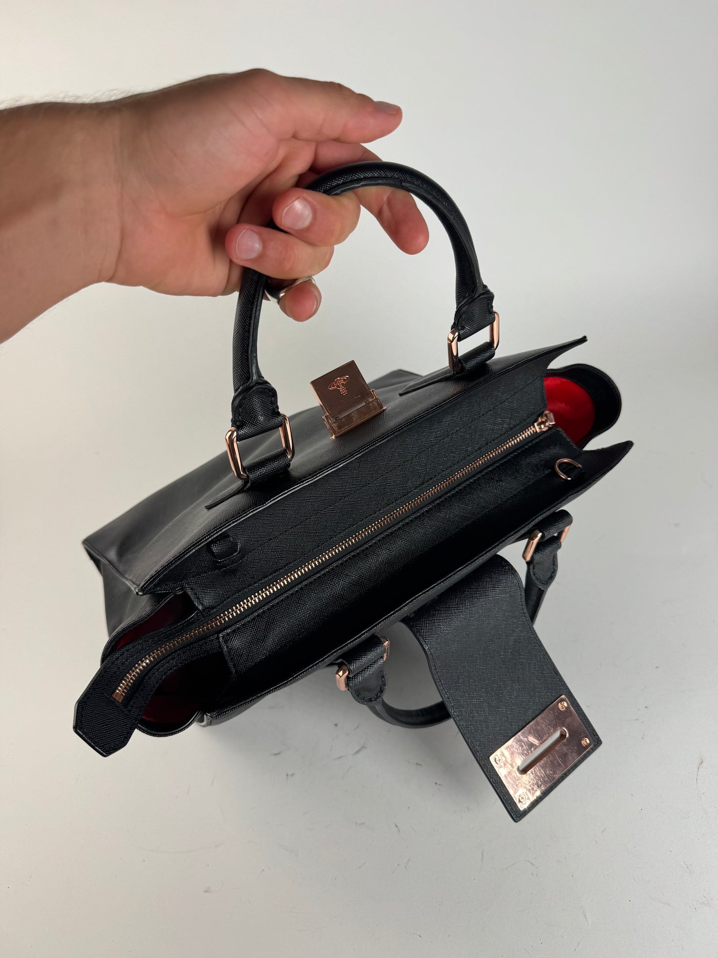 Sac vintage en cuir noir Vivienne Westwood