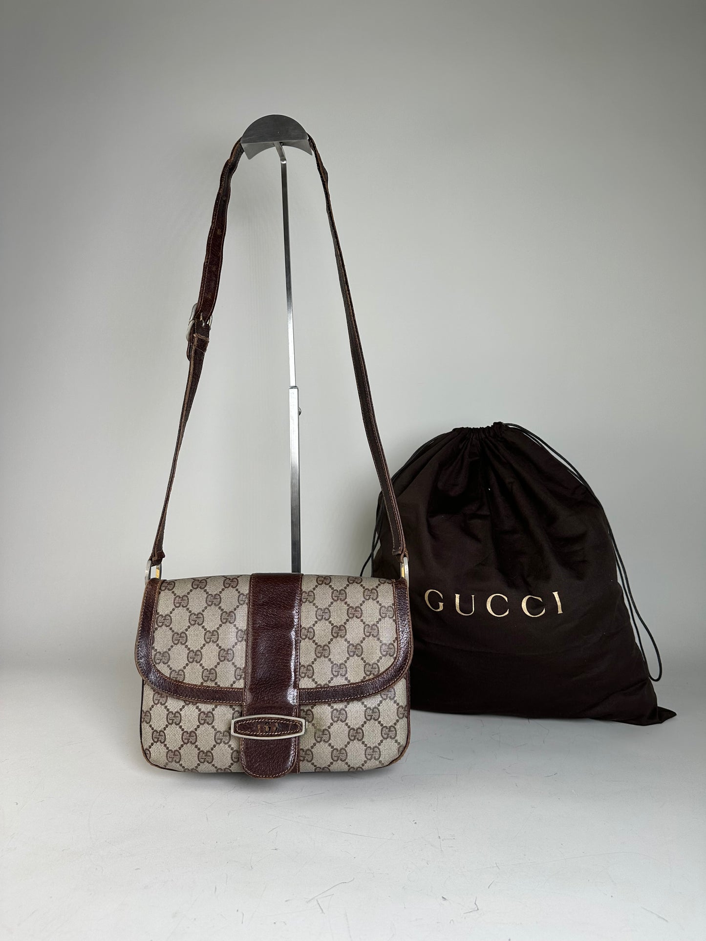 Vintage Gucci GG Supreme Shoulder Bag Beige Brown Gold