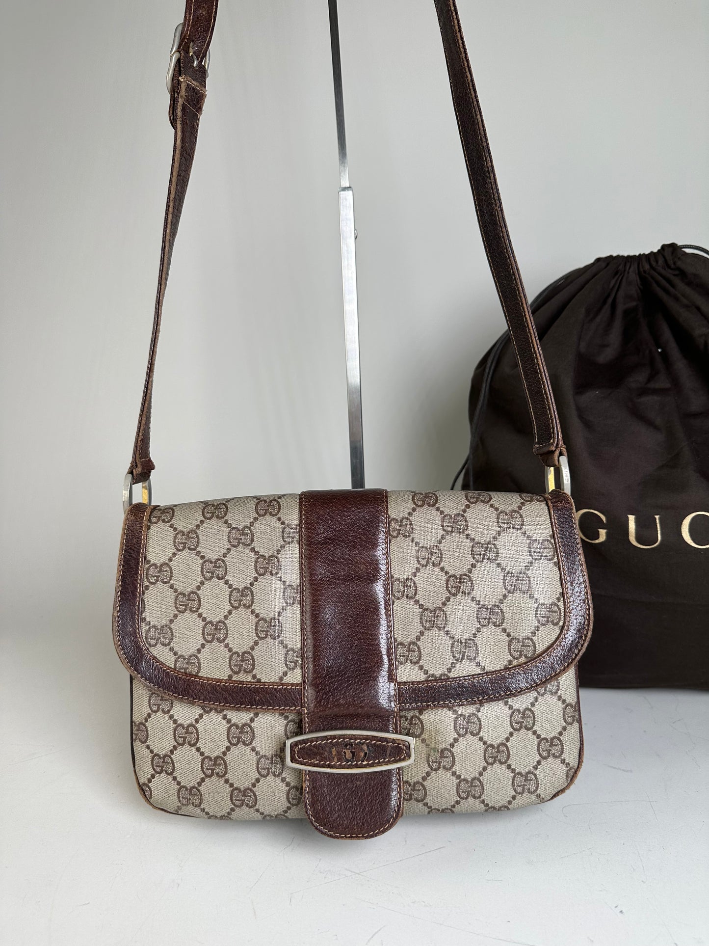 Vintage Gucci GG Supreme Shoulder Bag Beige Brown Gold