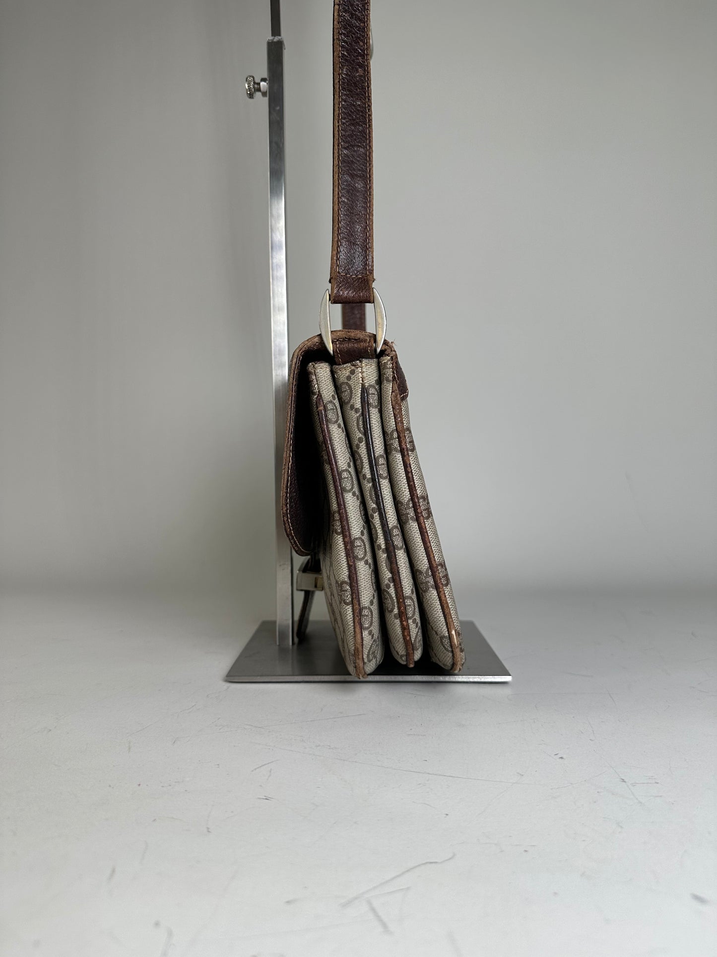 Vintage Gucci GG Supreme Shoulder Bag Beige Brown Gold
