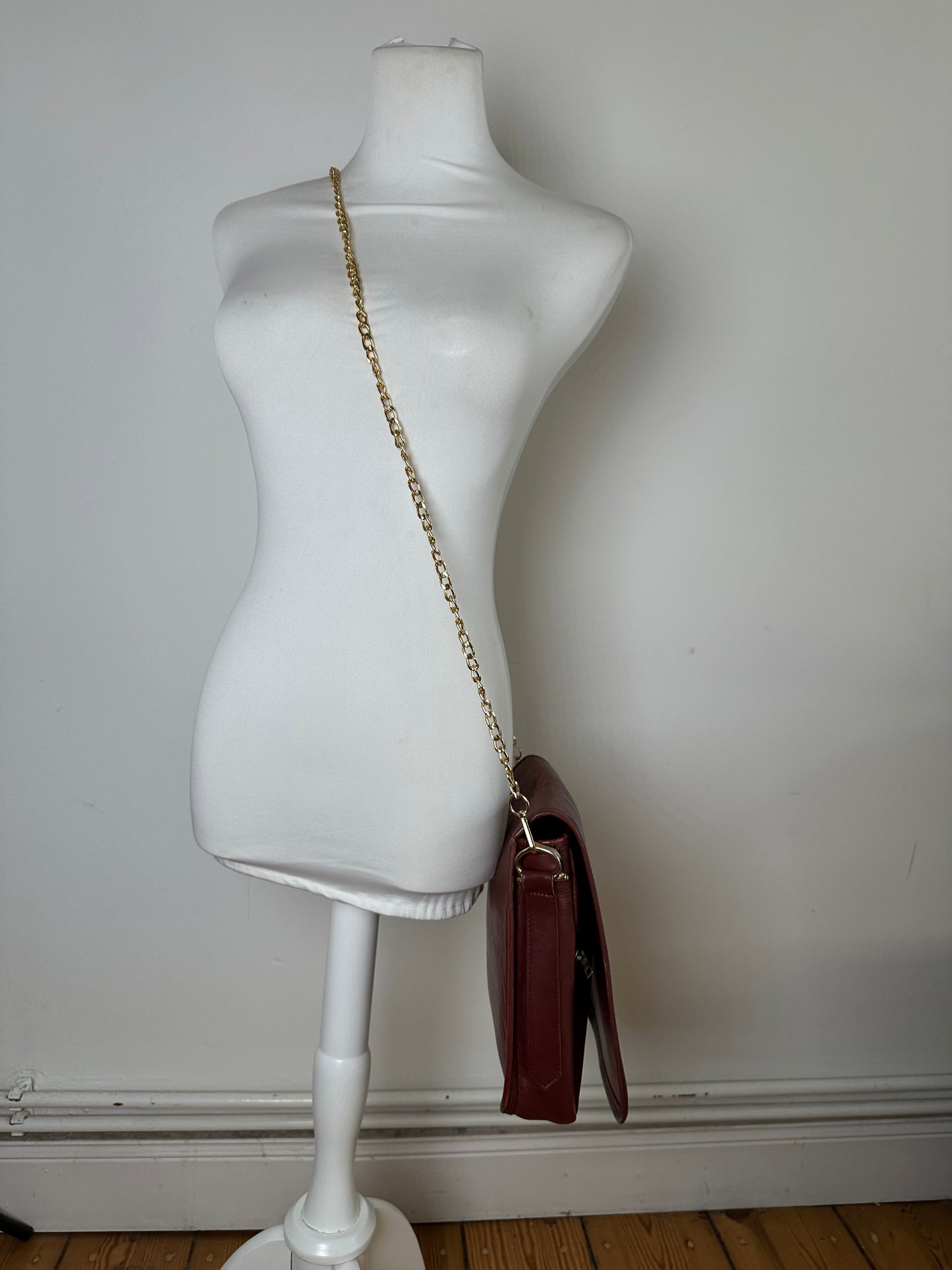Vintage Cartier Leather Chain Shoulder Bag Burgundy Gold