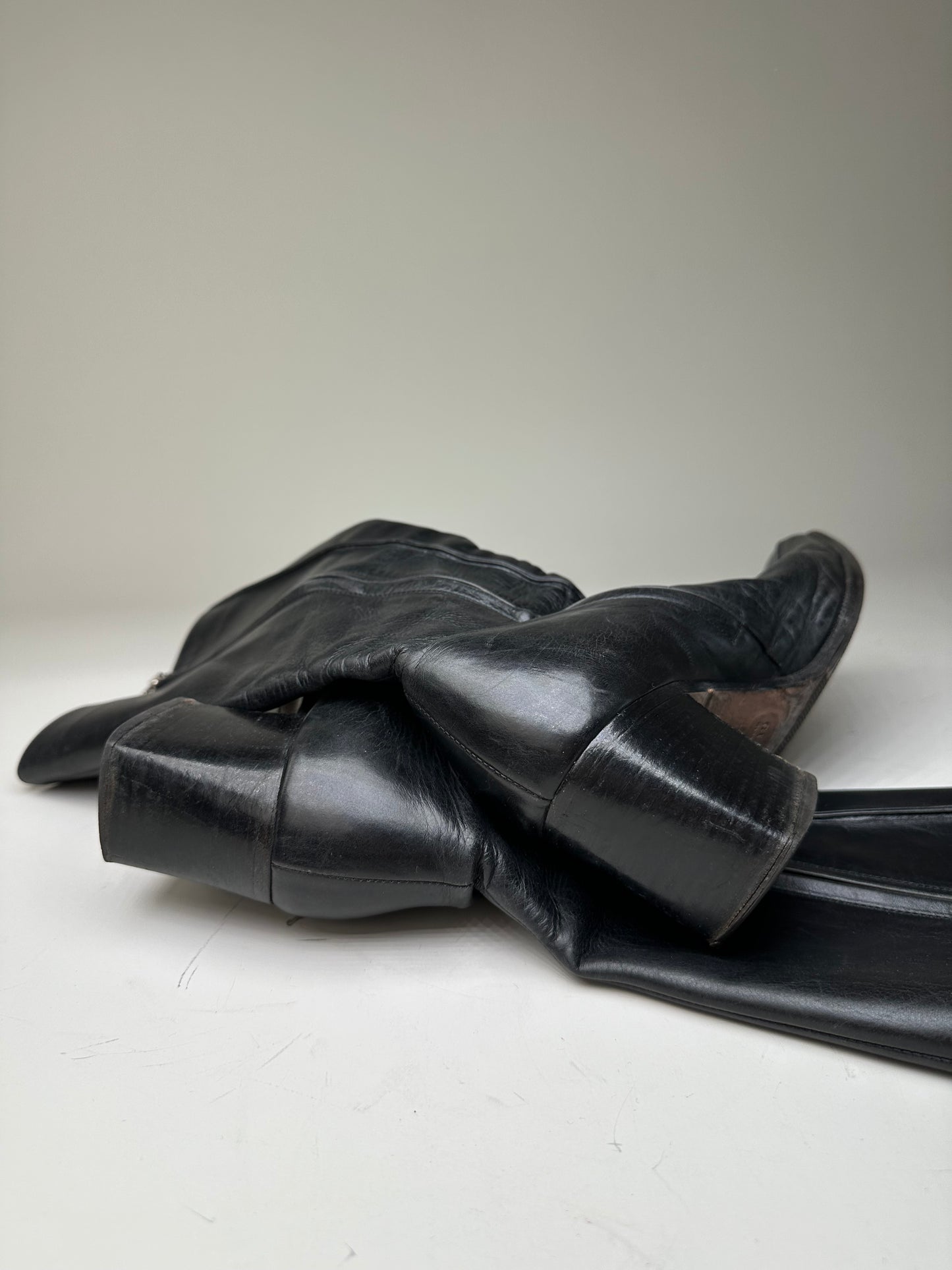 Vintage Gucci Leather Knee-High Boots Black Silver EU37