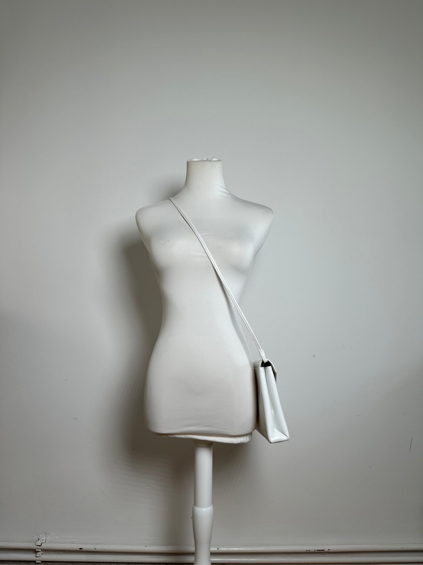 Vintage Givenchy 4G Logo Envelope Shoulder Bag White Leather