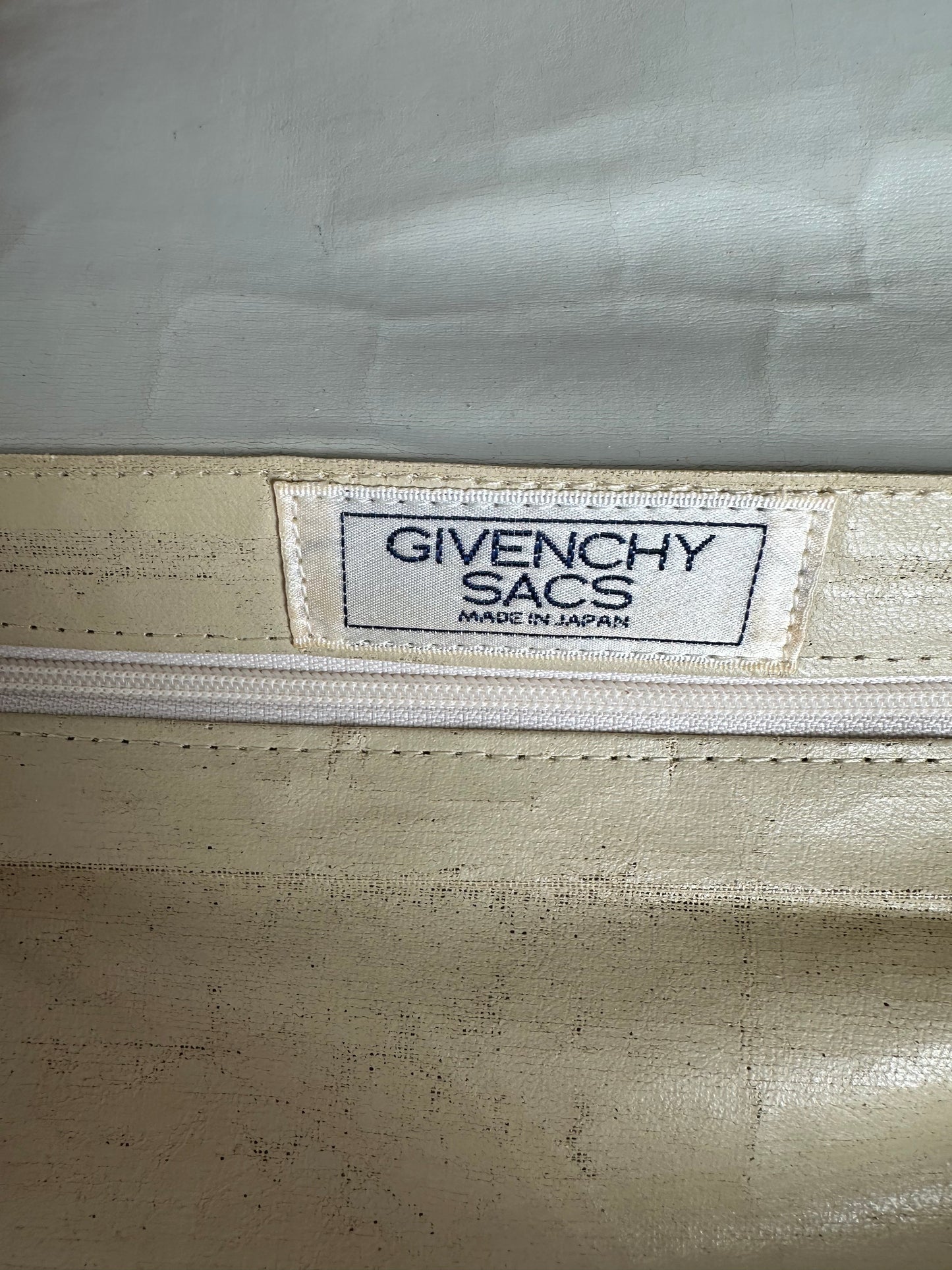Vintage Givenchy 4G Logo Envelope Shoulder Bag White Leather